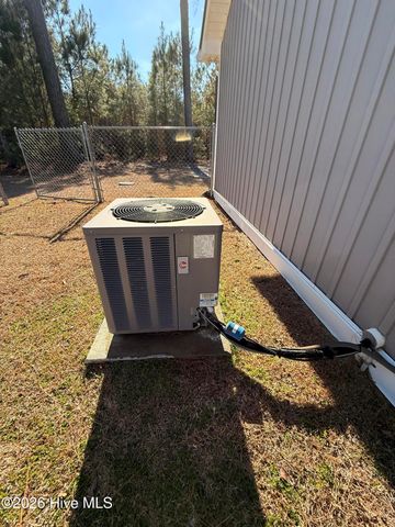 561 Singletary Avenue, Elizabethtown, NC 28337