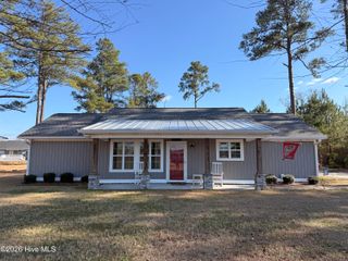 561 Singletary Avenue, Elizabethtown, NC 28337