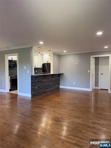 15 Cottage Street 3A, Midland Park, NJ 07432
