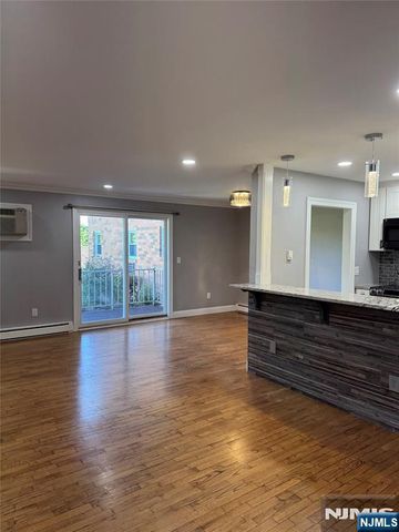 15 Cottage Street 3A, Midland Park, NJ 07432