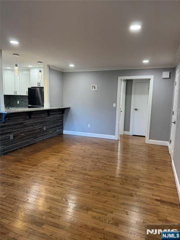 15 Cottage Street 3A, Midland Park, NJ 07432
