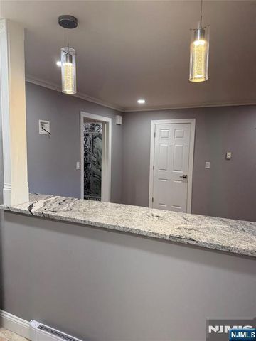 15 Cottage Street 3A, Midland Park, NJ 07432