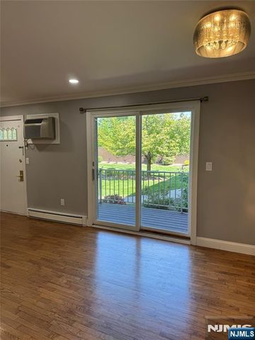 15 Cottage Street 3A, Midland Park, NJ 07432