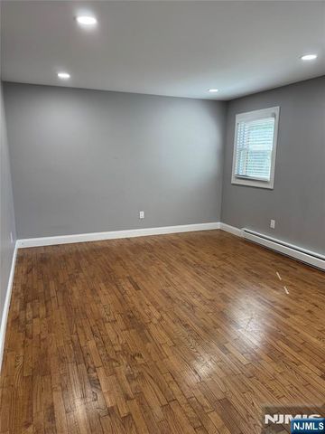 15 Cottage Street 3A, Midland Park, NJ 07432