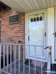 15 Cottage Street 3A, Midland Park, NJ 07432