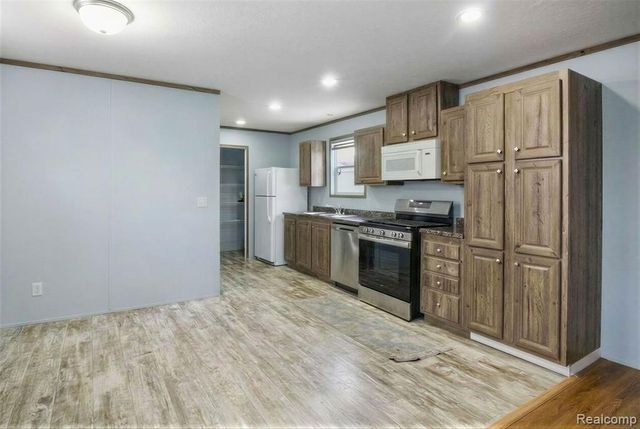 669 Lafferty Drive, Rochester Hills, MI 48307