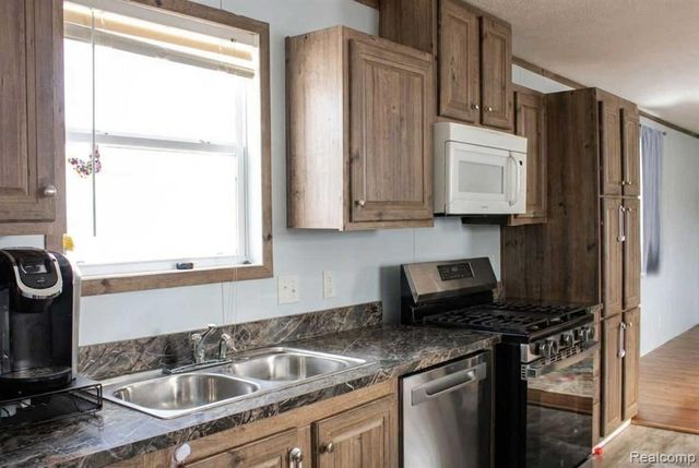 669 Lafferty Drive, Rochester Hills, MI 48307