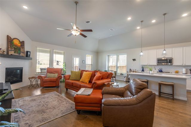 10324 Lakemont Drive, Fort Worth, TX 76131