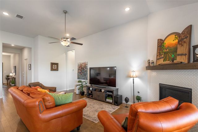 10324 Lakemont Drive, Fort Worth, TX 76131
