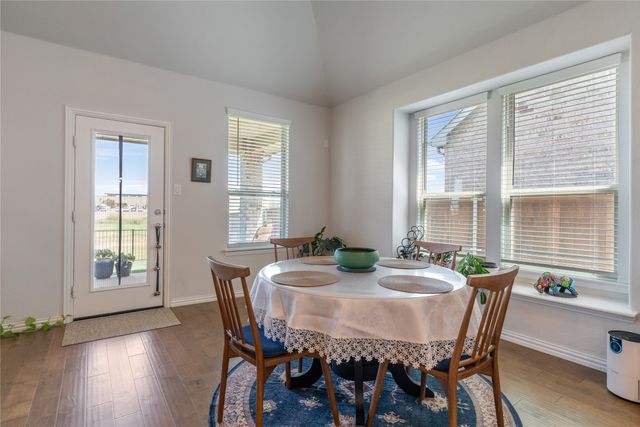 10324 Lakemont Drive, Fort Worth, TX 76131