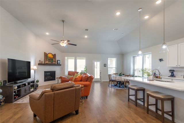 10324 Lakemont Drive, Fort Worth, TX 76131