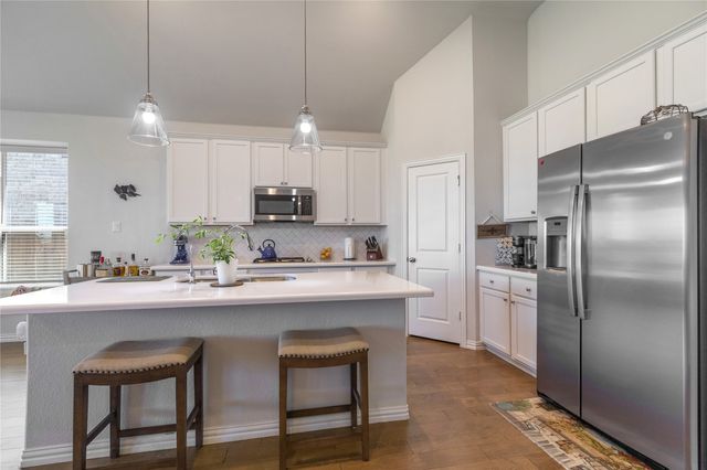 10324 Lakemont Drive, Fort Worth, TX 76131