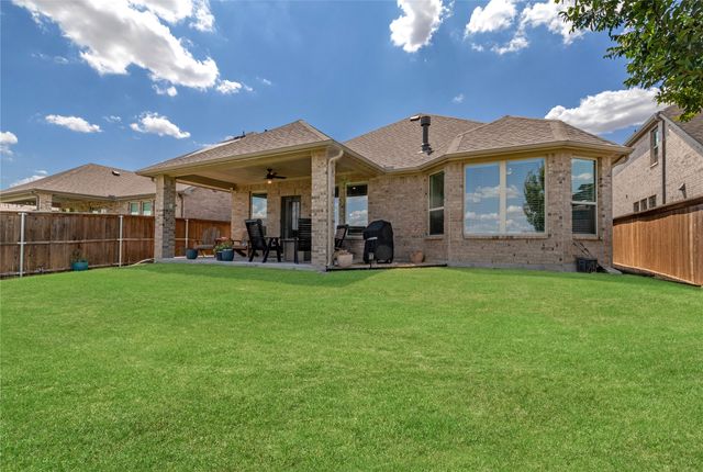 10324 Lakemont Drive, Fort Worth, TX 76131