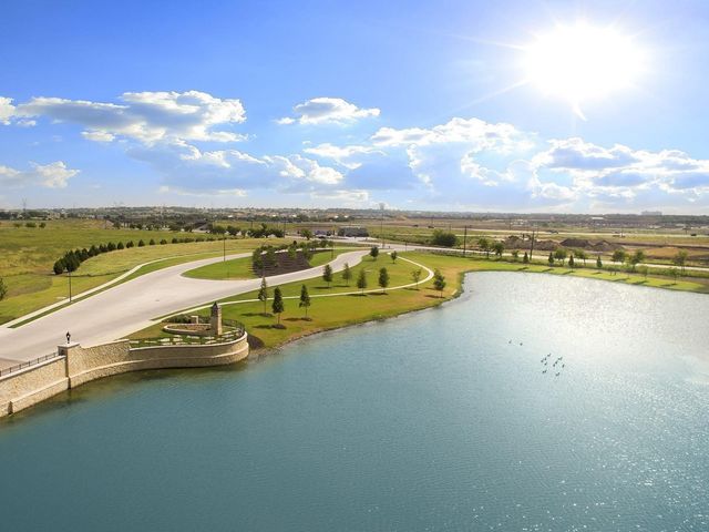 10324 Lakemont Drive, Fort Worth, TX 76131