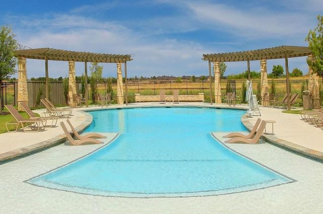 10324 Lakemont Drive, Fort Worth, TX 76131