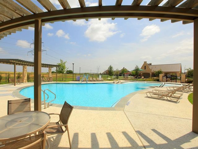 10324 Lakemont Drive, Fort Worth, TX 76131