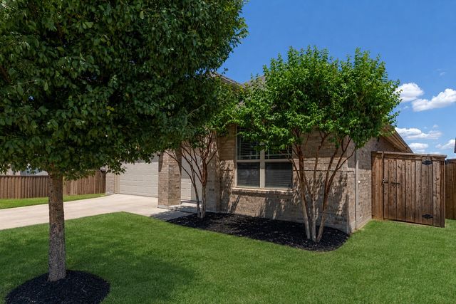 10324 Lakemont Drive, Fort Worth, TX 76131