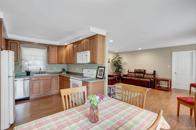 32 Strathmore Village Drive, South Setauket, NY 11720