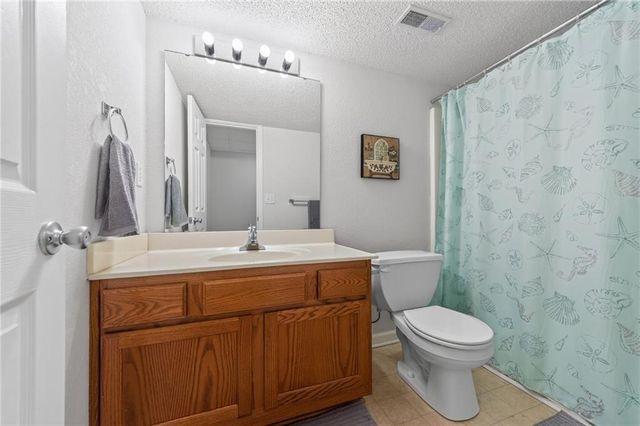208 NW 112TH Terrace, Kansas City, MO 64155