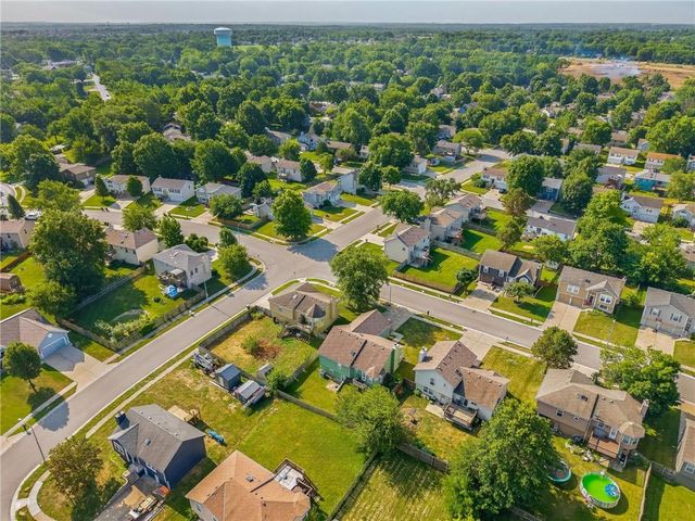 208 NW 112TH Terrace, Kansas City, MO 64155