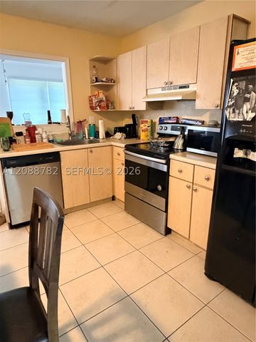 4913 NW 52nd St, Tamarac, FL 33319
