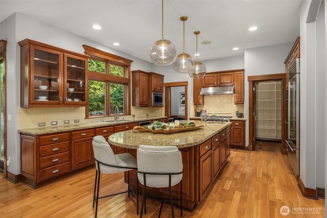 2989 NE Davis Loop, Issaquah, WA 98029