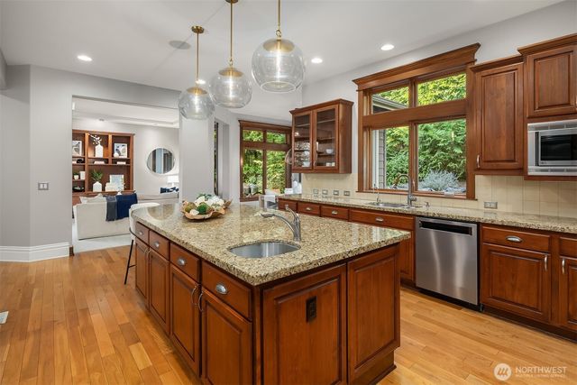 2989 NE Davis Loop, Issaquah, WA 98029