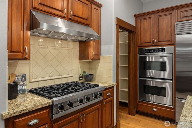 2989 NE Davis Loop, Issaquah, WA 98029