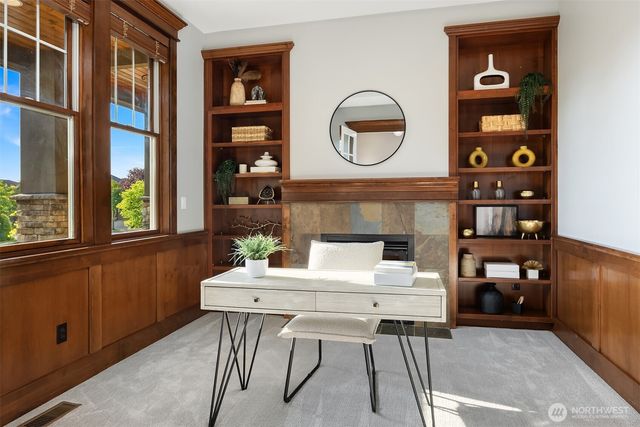 2989 NE Davis Loop, Issaquah, WA 98029