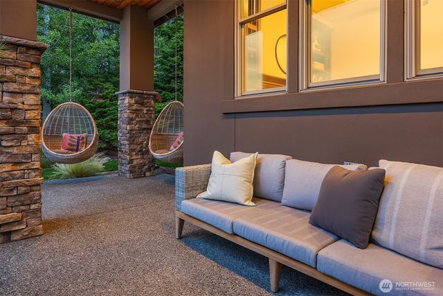 2989 NE Davis Loop, Issaquah, WA 98029