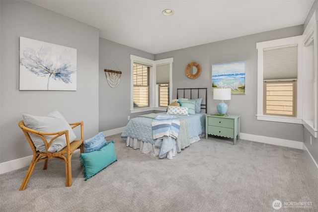 2989 NE Davis Loop, Issaquah, WA 98029