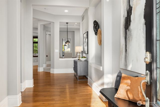 2989 NE Davis Loop, Issaquah, WA 98029