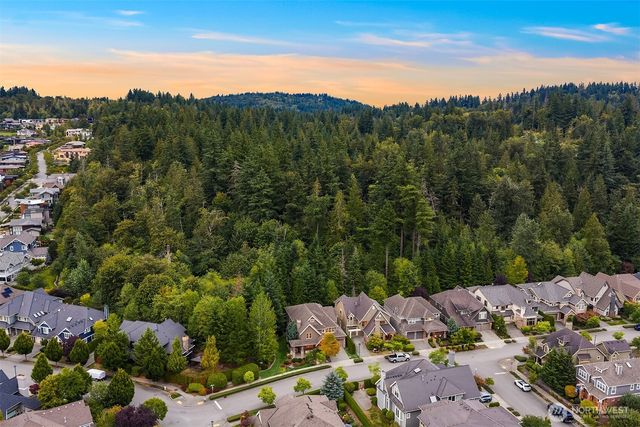 2989 NE Davis Loop, Issaquah, WA 98029