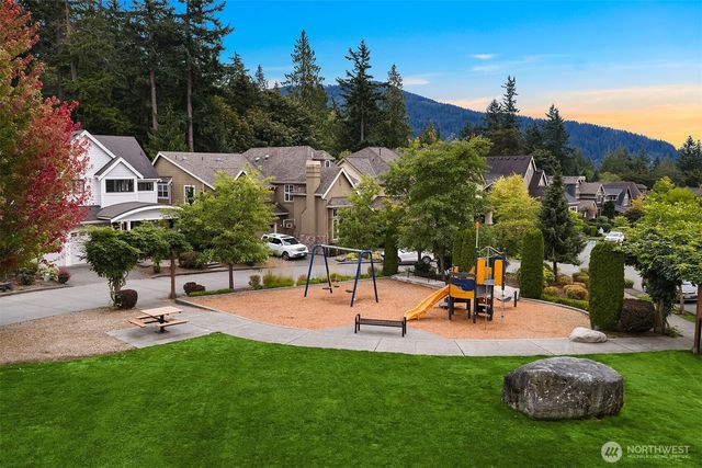 2989 NE Davis Loop, Issaquah, WA 98029