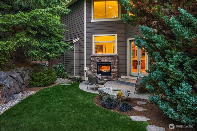 2989 NE Davis Loop, Issaquah, WA 98029
