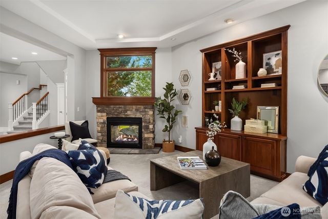 2989 NE Davis Loop, Issaquah, WA 98029