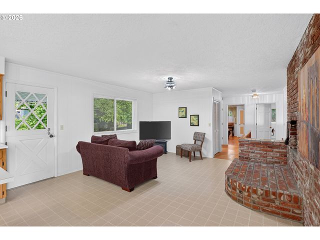 10065 Se CRESTHILL Rd, Happy Valley, OR 97086