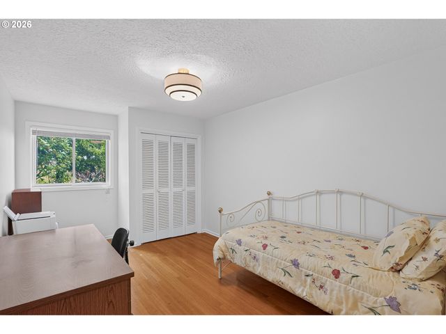 10065 Se CRESTHILL Rd, Happy Valley, OR 97086