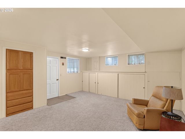 10065 Se CRESTHILL Rd, Happy Valley, OR 97086