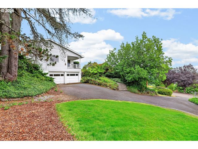10065 Se CRESTHILL Rd, Happy Valley, OR 97086