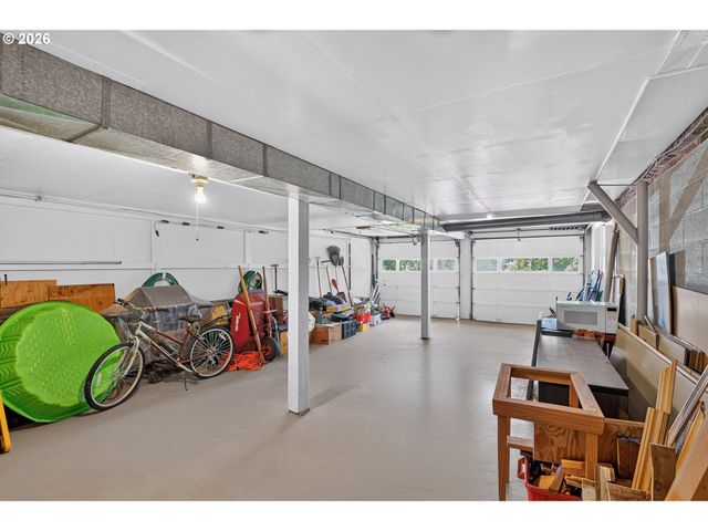 10065 Se CRESTHILL Rd, Happy Valley, OR 97086
