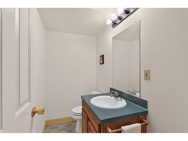 10065 Se CRESTHILL Rd, Happy Valley, OR 97086