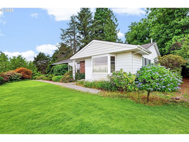 10065 Se CRESTHILL Rd, Happy Valley, OR 97086