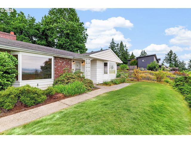 10065 Se CRESTHILL Rd, Happy Valley, OR 97086
