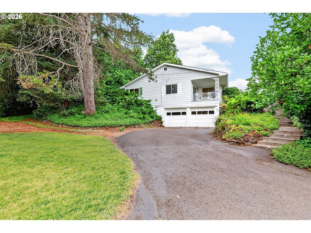 10065 Se CRESTHILL Rd, Happy Valley, OR 97086