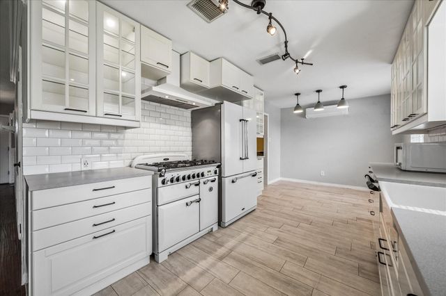 1213 E Brown Lane, Deer Park, TX 77536