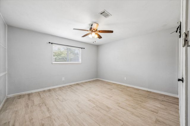 1213 E Brown Lane, Deer Park, TX 77536
