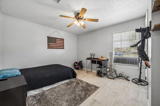 1213 E Brown Lane, Deer Park, TX 77536