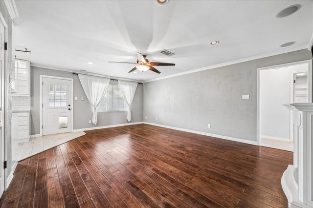 1213 E Brown Lane, Deer Park, TX 77536