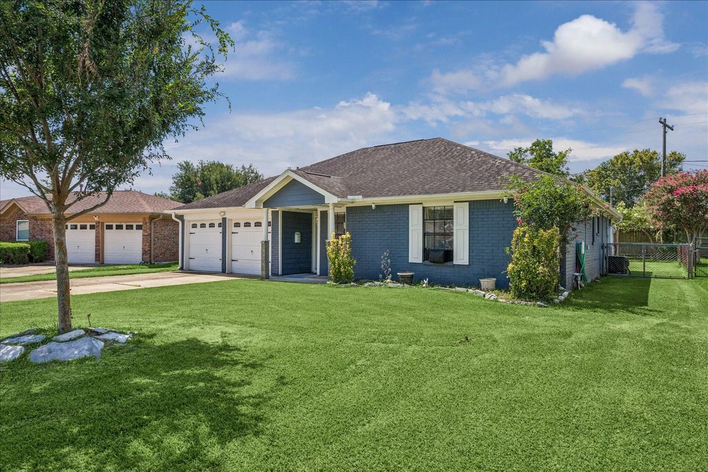 1213 E Brown Lane, Deer Park, TX 77536